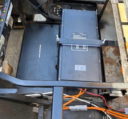 Cushman-shuttle-2-black-flatbed-battery