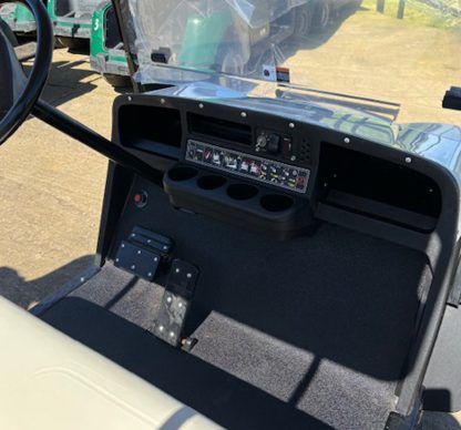 Cushman-shuttle-2-black-flatbed-cockpit