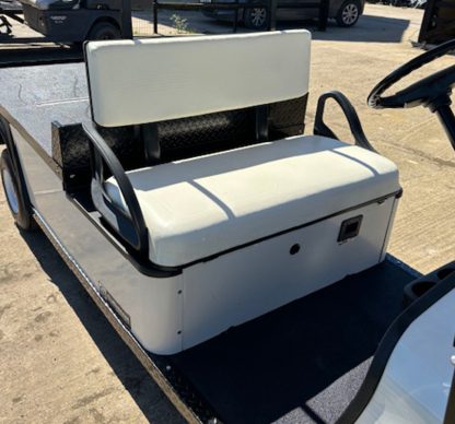 Cushman-shuttle-2-black-flatbed-seats